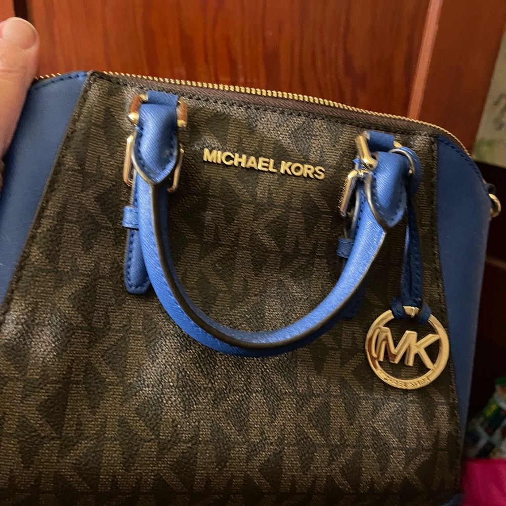 Michael Kors Authentic Crossbody. - image 2